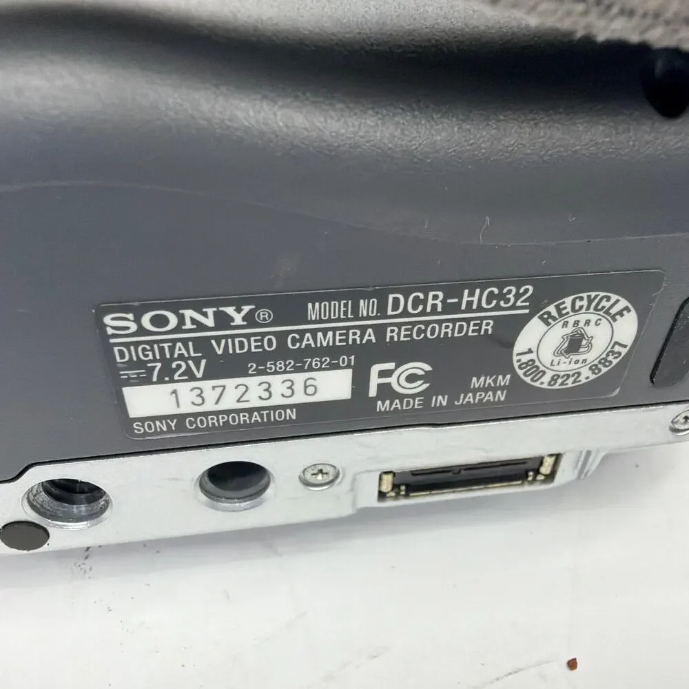 Sony DCR-HC32 MiniDV Digital Video Camcorder Carl Zeiss Lens For Parts/Repair